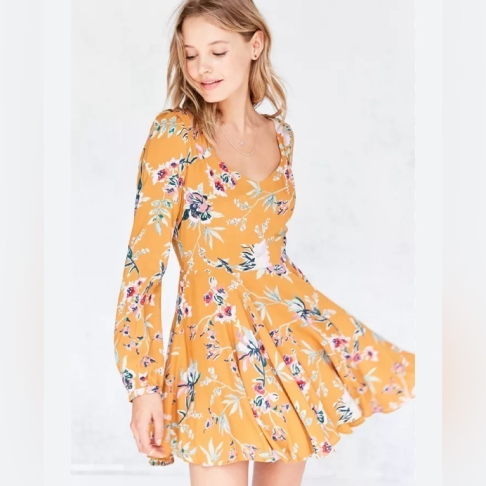 Urban Outfitters Ecote Rosalinda Floral Long Sleeve Mini Dress with Pockets